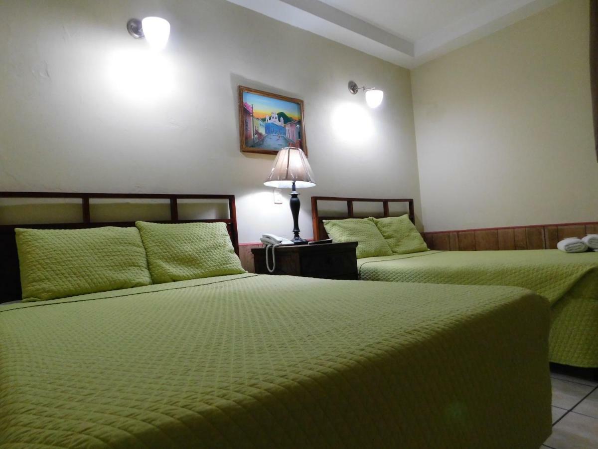 Hotel Meson De Maria Антигуо-Кускатлан Экстерьер фото